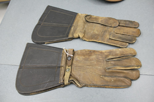 Army Gauntlets View 1