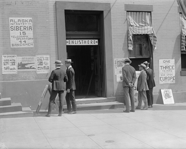 Outside of recruiting station from 1919.